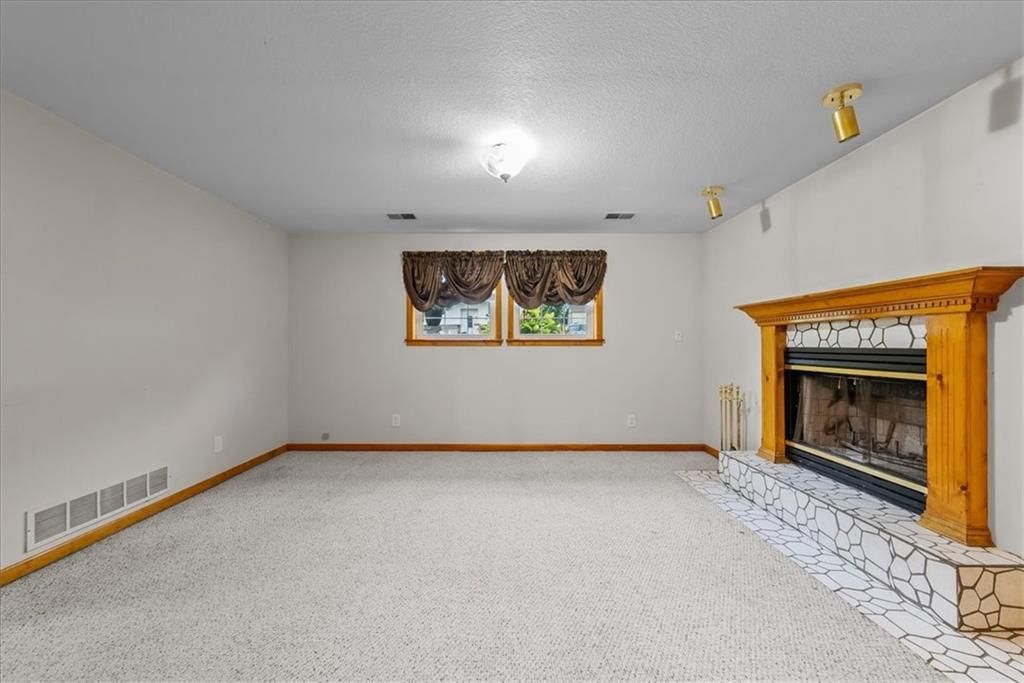 Photo 15 of 27 - 2741 N 110th Terrace