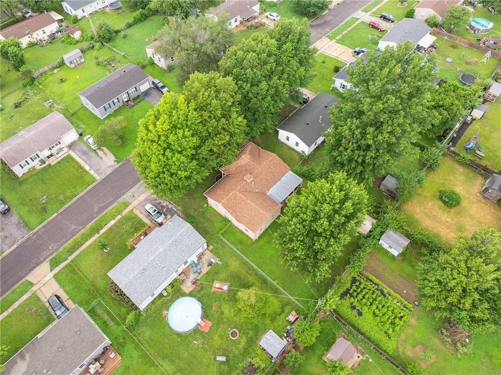1305 SWOPE Drive — photo 35