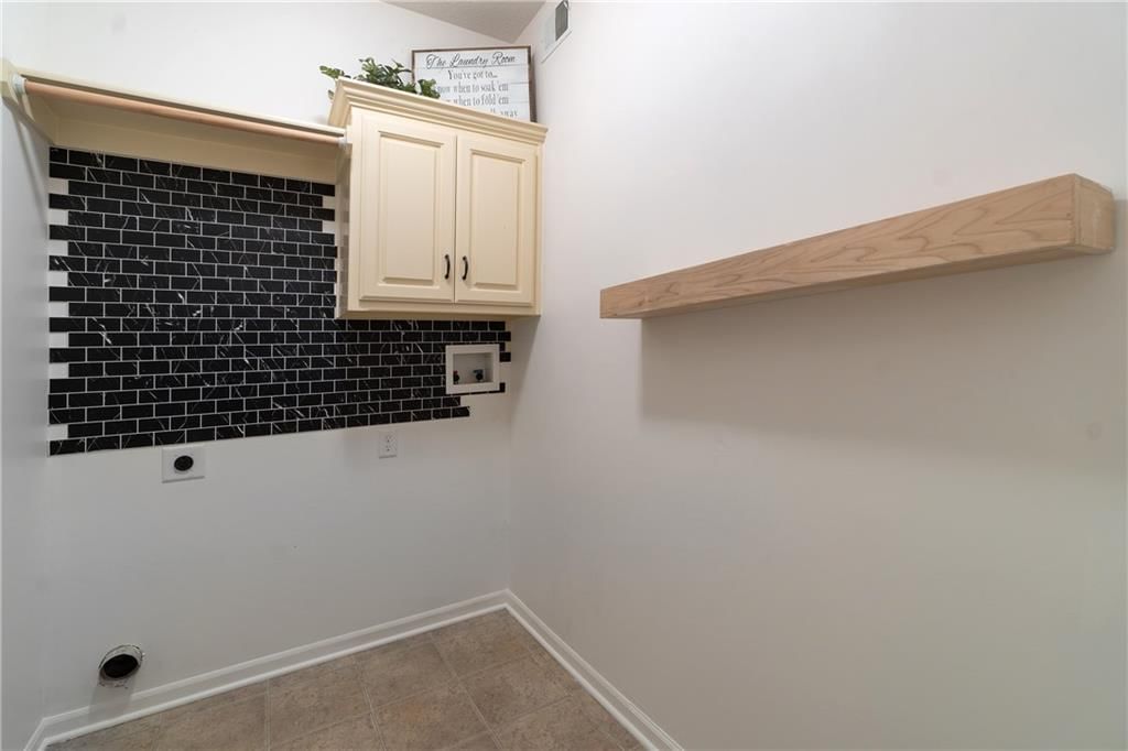 Photo 19 of 52 - 23870 W 121st Street