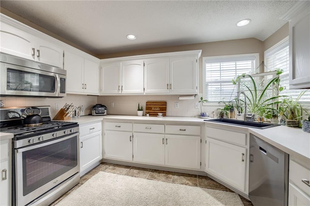 10006 NW 87th Street — photo 9