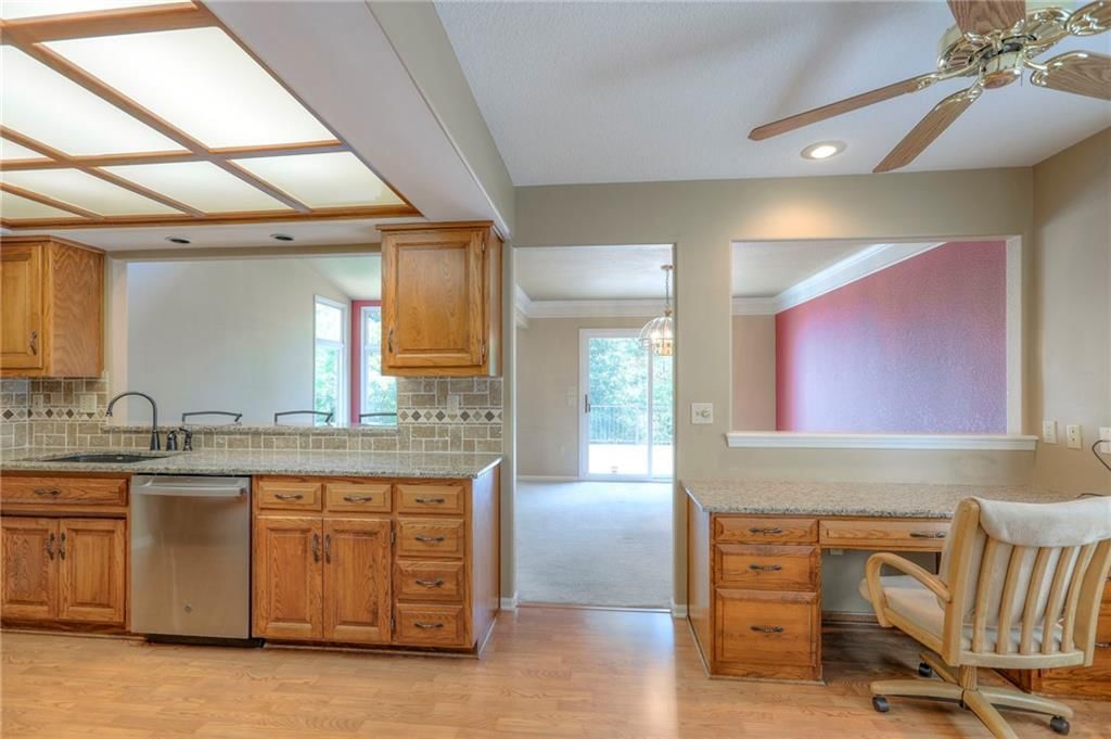 8711 Crysler Avenue — photo 9
