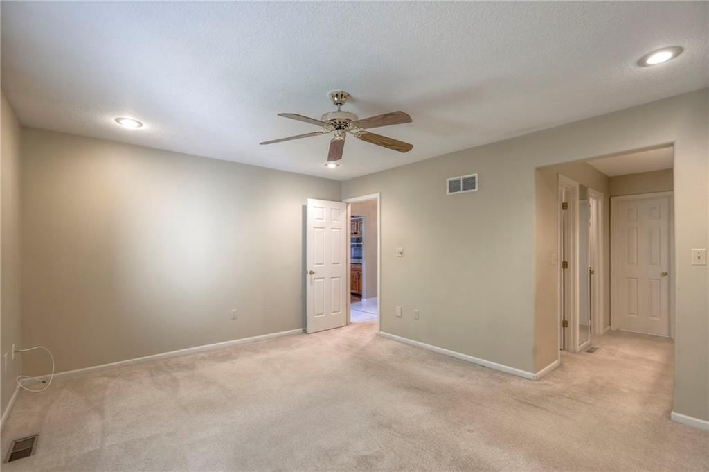 8711 Crysler Avenue — photo 15