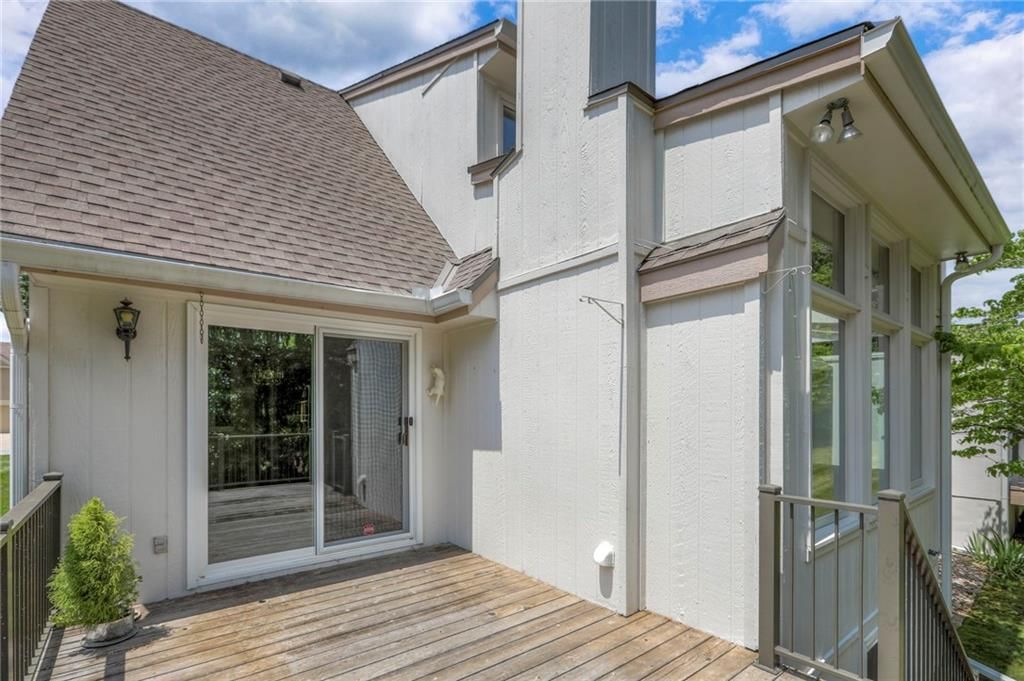 8711 Crysler Avenue — photo 30