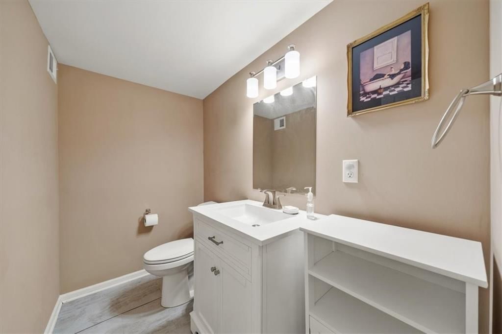 11809 E 60th Street — photo 24