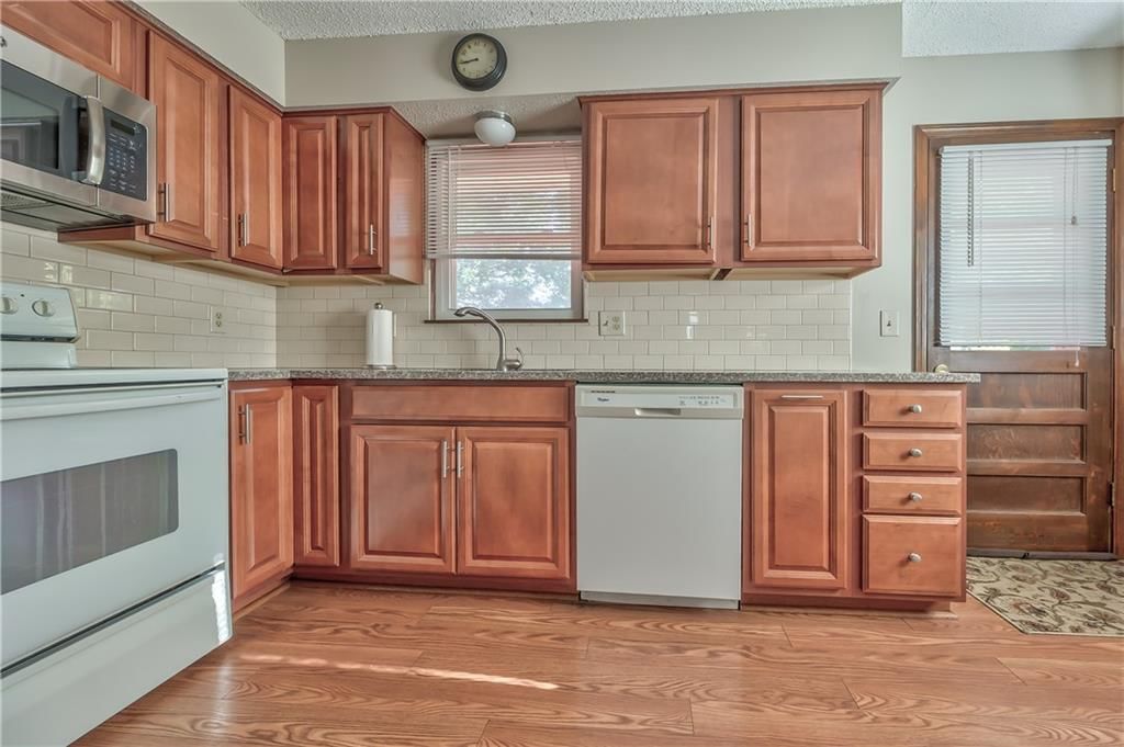 13304 W 89TH Terrace — photo 6