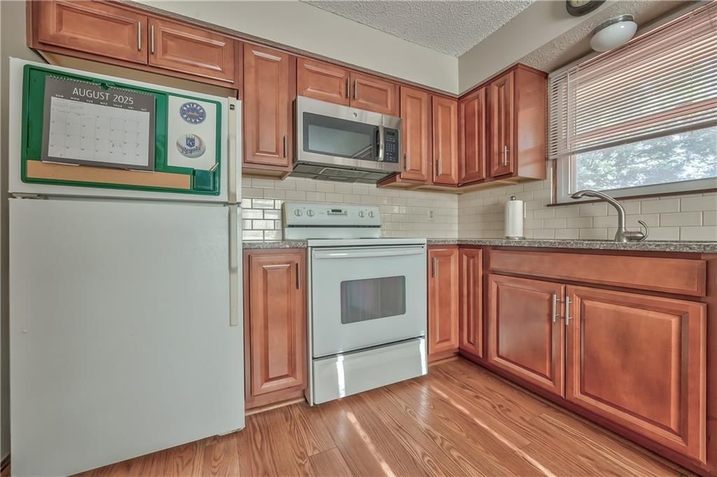 13304 W 89TH Terrace — photo 9