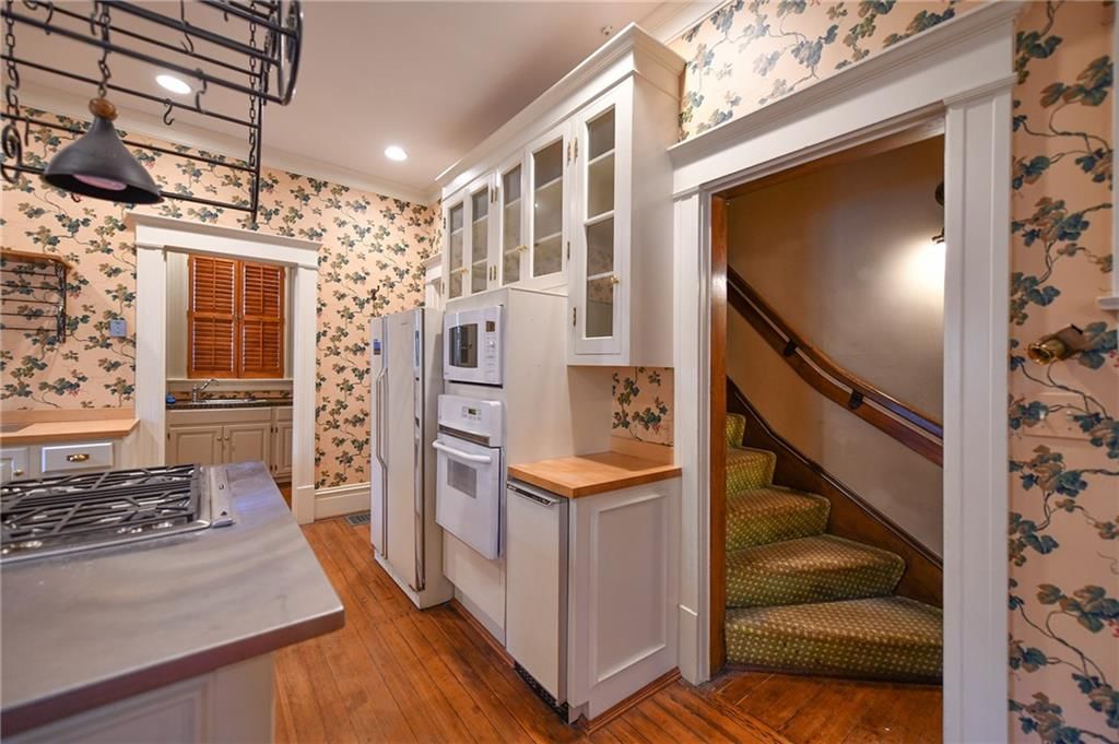 Photo 32 of 87 - 3674 Belleview Avenue