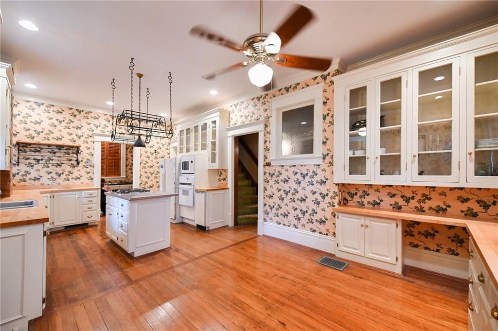 Photo 35 of 87 - 3674 Belleview Avenue