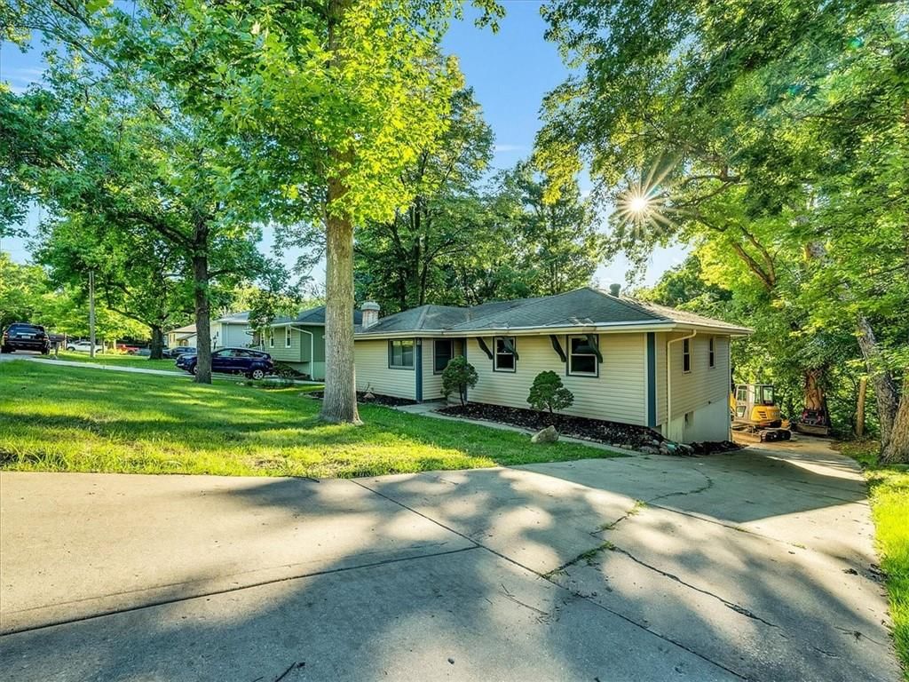 8012 NW Cadwallader Road — photo 3