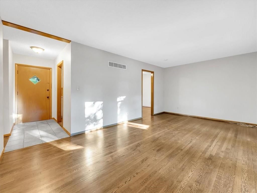 8012 NW Cadwallader Road — photo 4