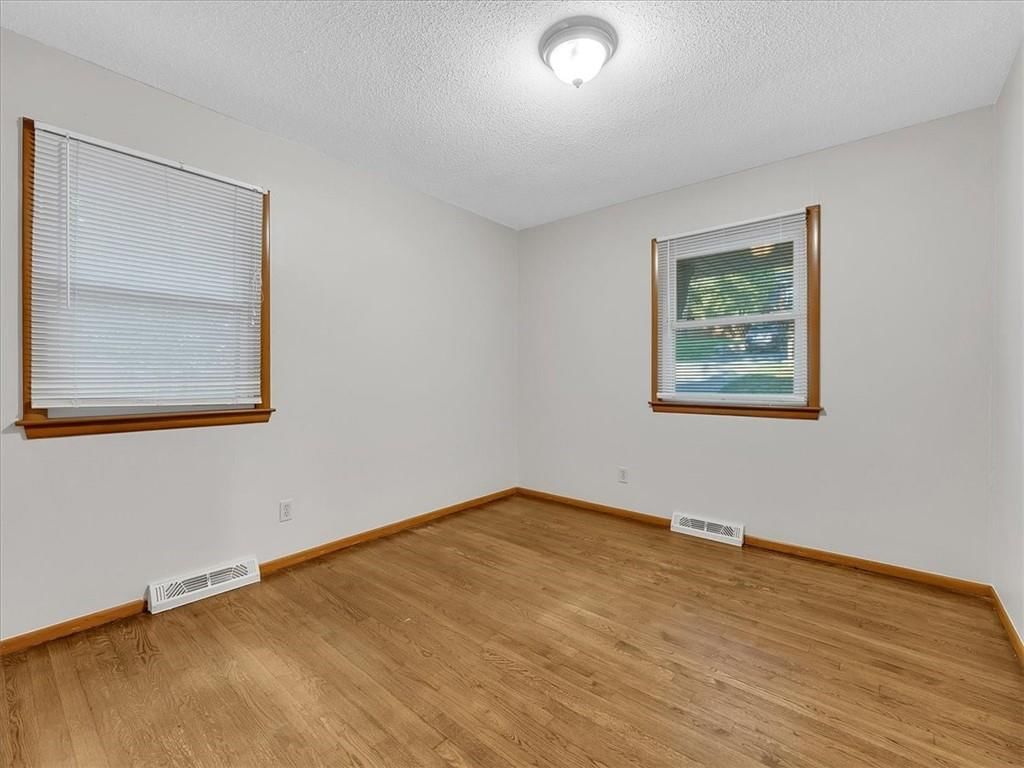 8012 NW Cadwallader Road — photo 18