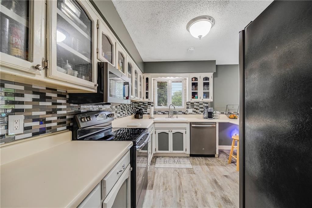 Photo 8 of 29 - 1213 NE 73rd Street