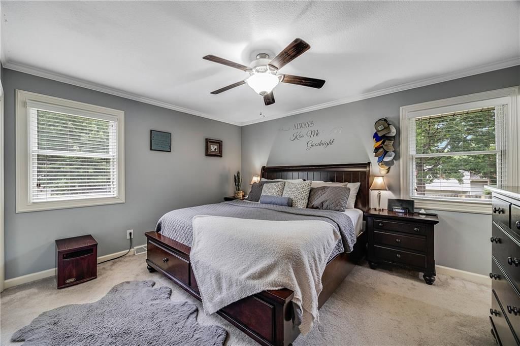 Photo 11 of 29 - 1213 NE 73rd Street