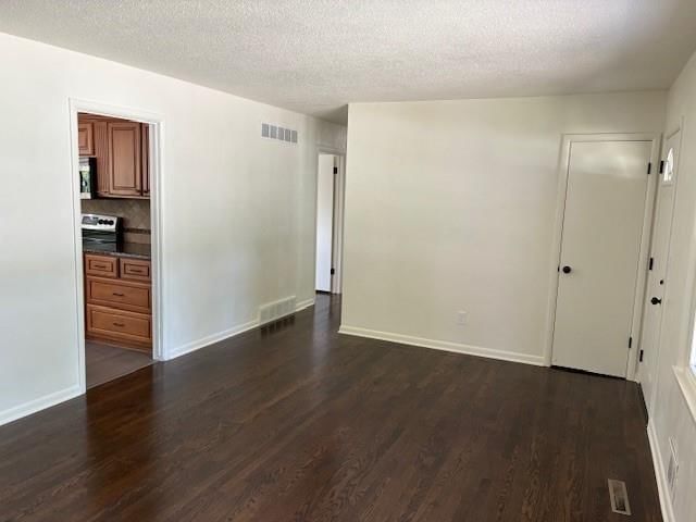 Photo 12 of 55 - 8105 W 91st Street