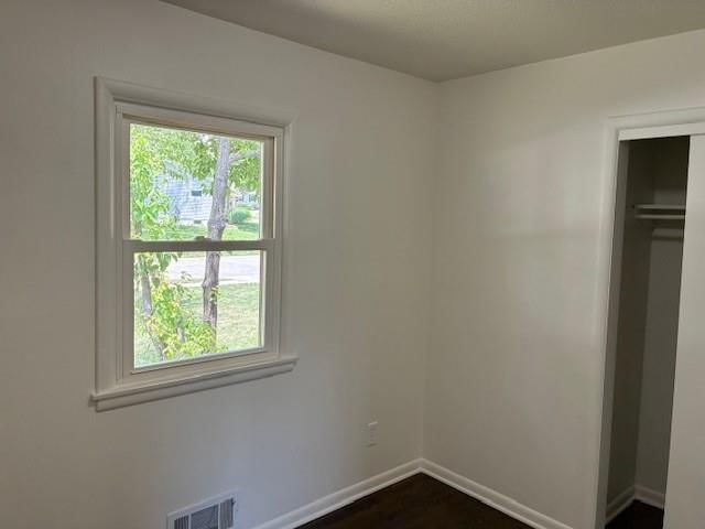 Photo 15 of 55 - 8105 W 91st Street
