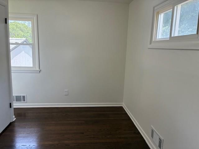 Photo 23 of 55 - 8105 W 91st Street