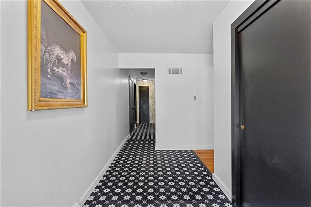 Photo 8 of 41 - 4030 N Monroe Avenue