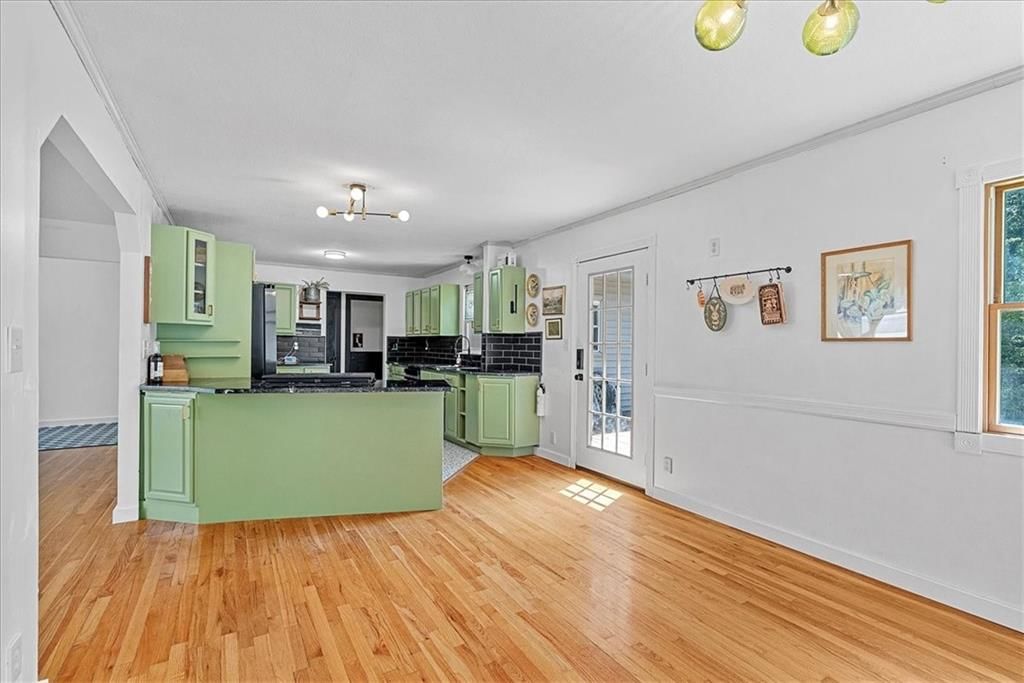 Photo 10 of 41 - 4030 N Monroe Avenue