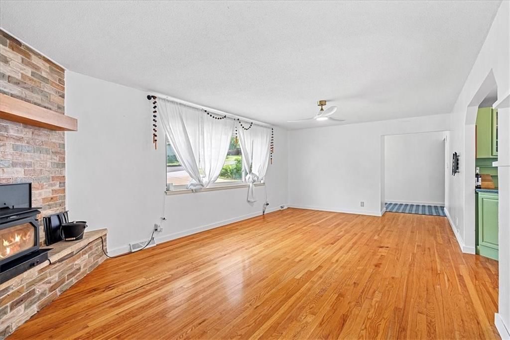Photo 15 of 41 - 4030 N Monroe Avenue