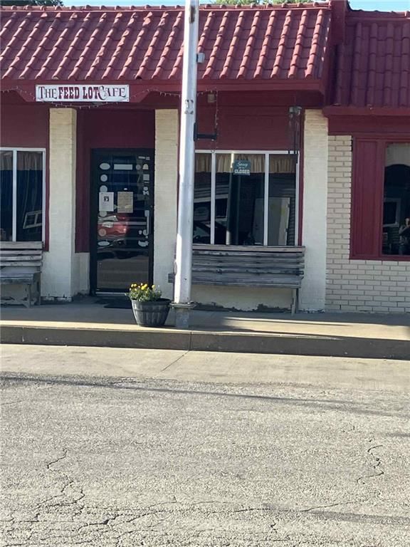 320 E Main Street — photo 3