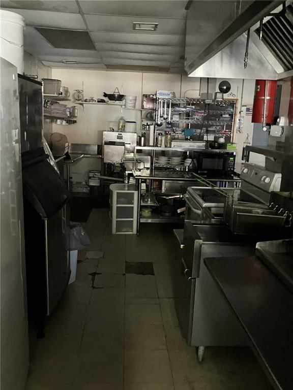 320 E Main Street — photo 26