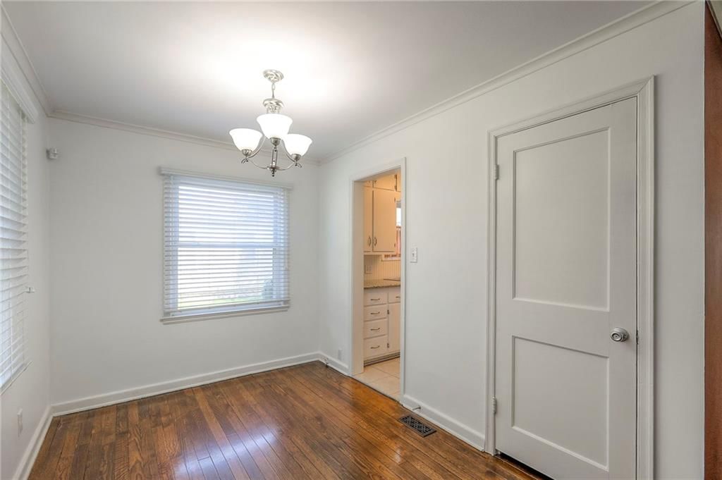 Photo 10 of 30 - 5125 Maple Street