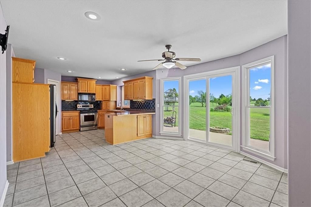 Photo 18 of 49 - 23303 S Hickory Court