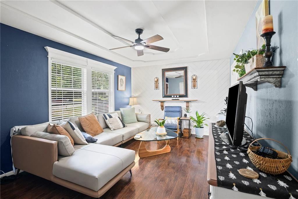 Photo 5 of 27 - 17201 Cerrito Drive