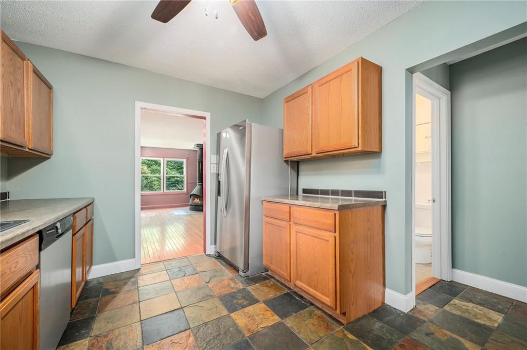 Photo 8 of 24 - 528 E Arthur Street