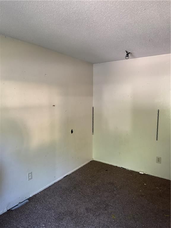 Photo 6 of 21 - 2600 NW Kingsridge Drive