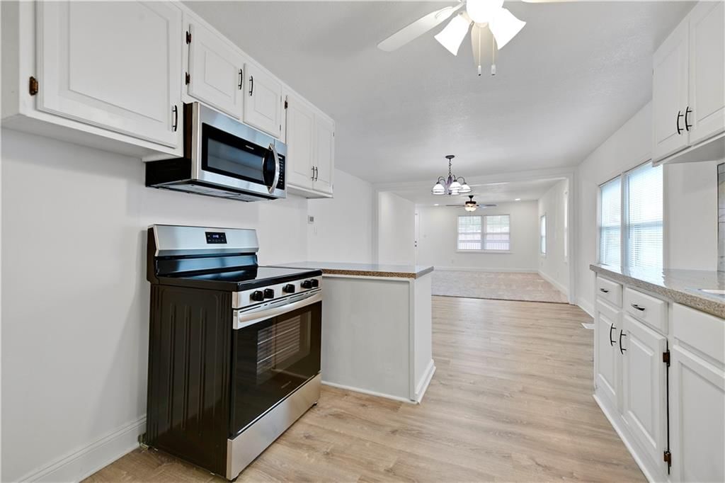 Photo 10 of 25 - 421 N 33rd Street