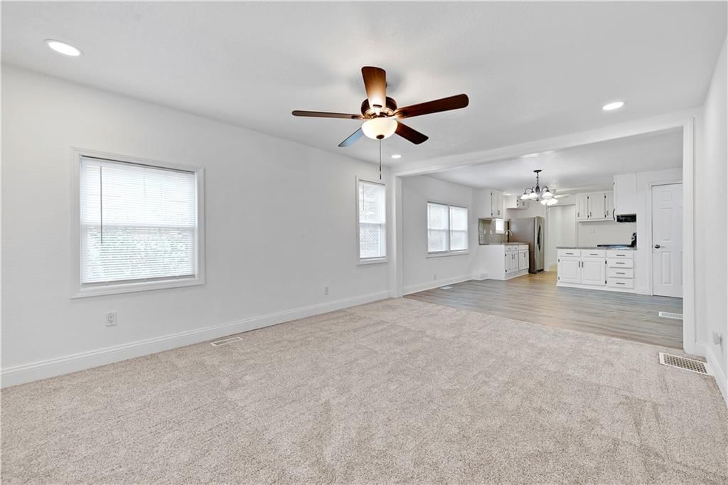 Photo 15 of 25 - 421 N 33rd Street