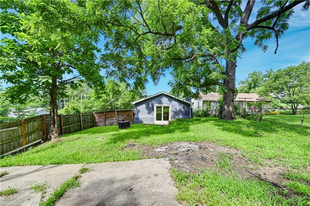 Photo 23 of 25 - 421 N 33rd Street