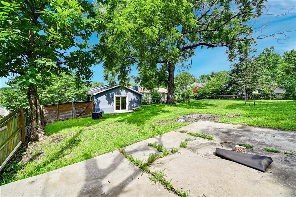 Photo 24 of 25 - 421 N 33rd Street
