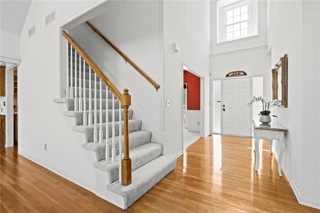 Photo 5 of 49 - 706 W 115th Street