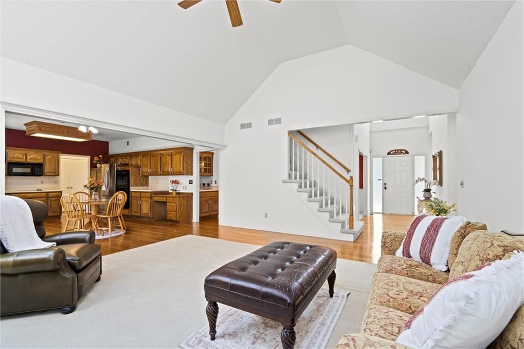 Photo 9 of 49 - 706 W 115th Street