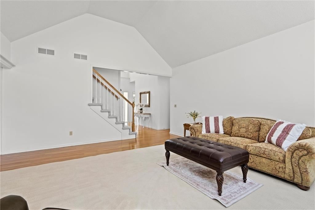 Photo 10 of 49 - 706 W 115th Street