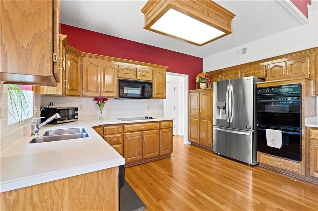 Photo 16 of 49 - 706 W 115th Street