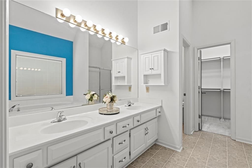Photo 27 of 49 - 706 W 115th Street