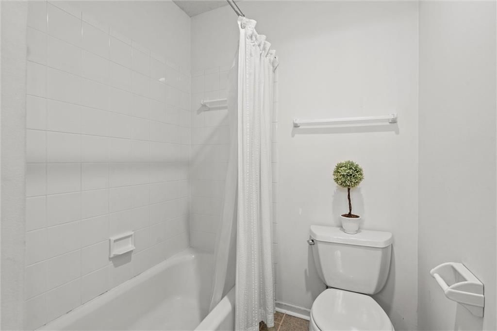 Photo 33 of 49 - 706 W 115th Street