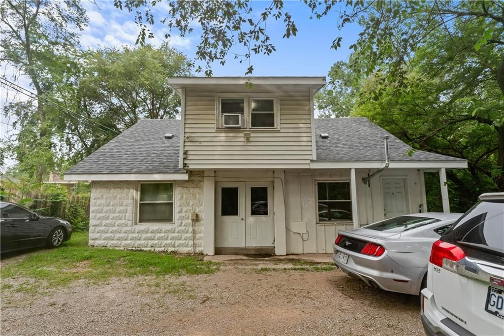 701 A, B, C Broad Street — photo 2