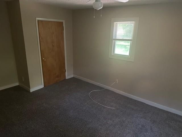 Photo 7 of 10 - 5700 NORTON Avenue