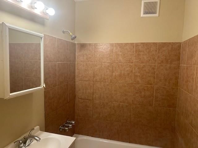 Photo 10 of 10 - 5700 NORTON Avenue