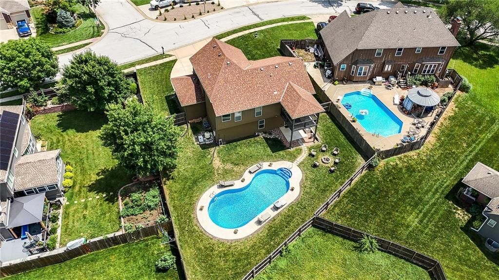 8624 NW Utica Avenue — photo 36