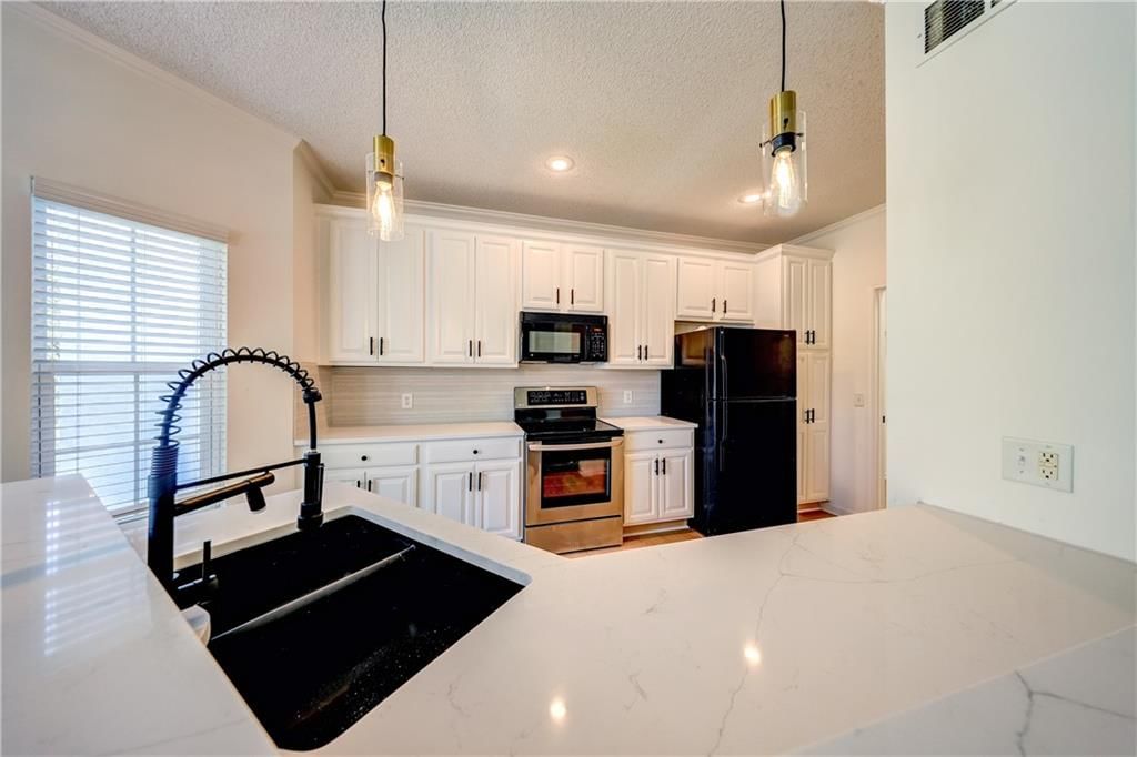 15920/15922 W 91st Terrace — photo 4