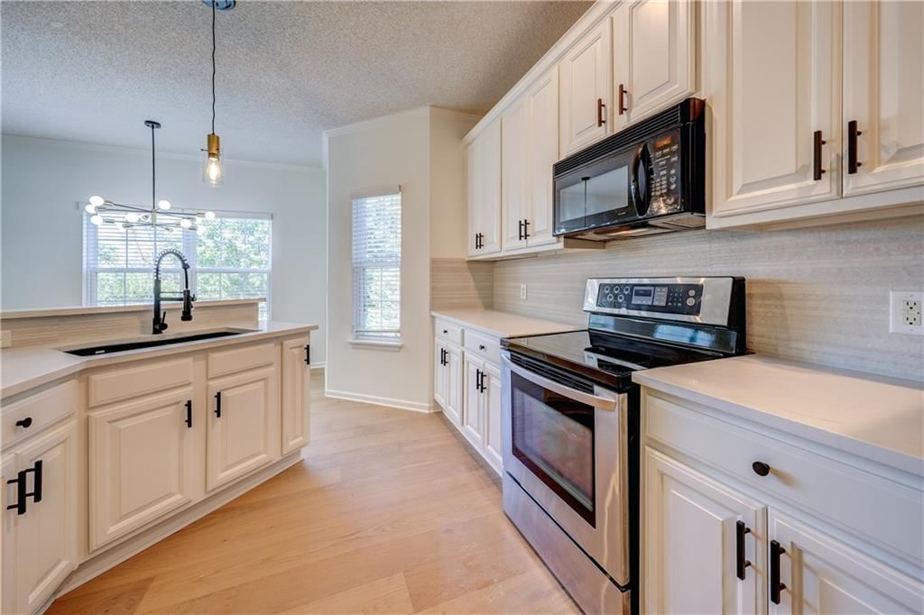 15920/15922 W 91st Terrace — photo 5