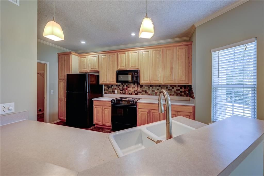 15920/15922 W 91st Terrace — photo 30