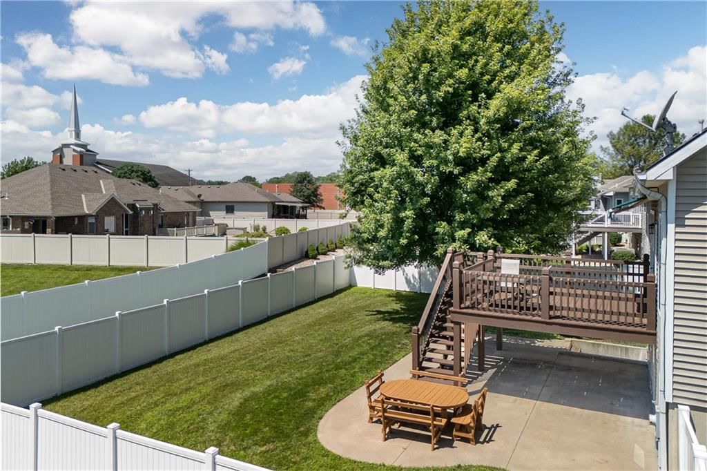 Photo 6 of 40 - 4506 Hallbrook Drive