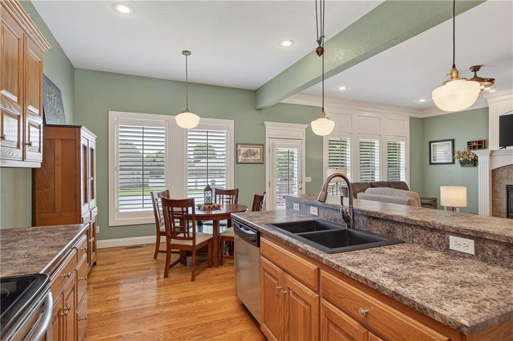 Photo 14 of 40 - 4506 Hallbrook Drive