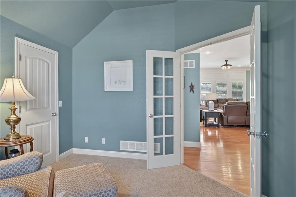 Photo 17 of 40 - 4506 Hallbrook Drive